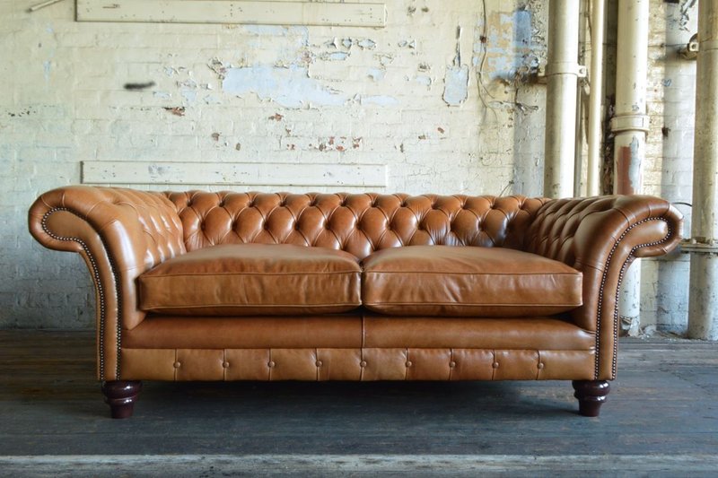Chesterfield Design Luxus Polster Garnitur Sofa Couch Sitz Textil Leder