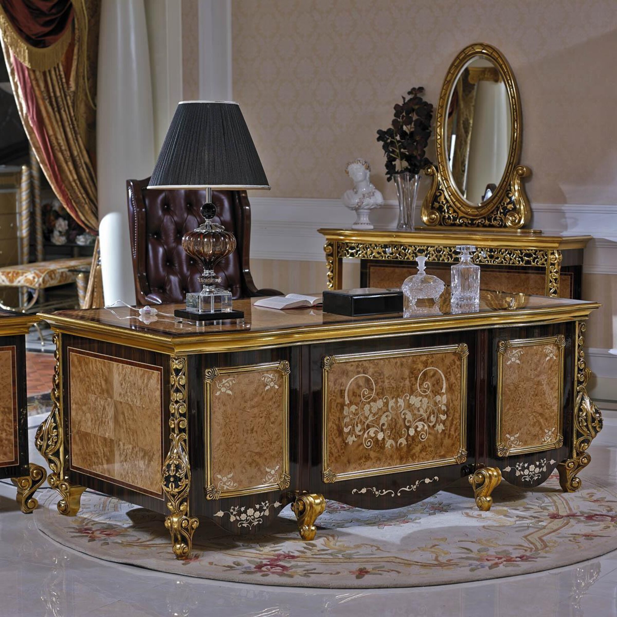 Schreibtisch im Barockstil Klassischer Chefschreibtisch Luxuriöses Holz Goldfarben Sofort Schreibtisch im Barockstil Klassischer Chefschreibtisch Luxuriöses Holz Goldfarben Sofort