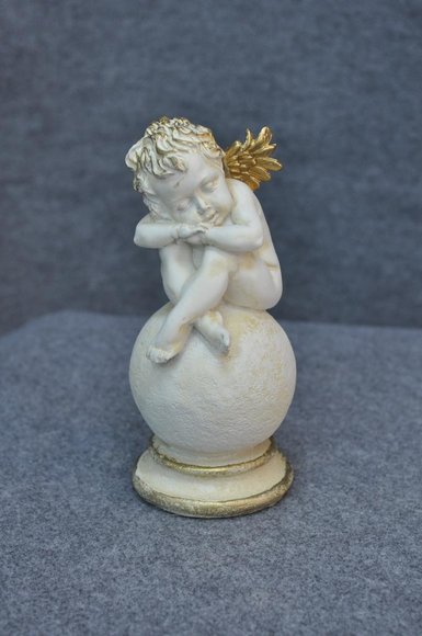 Figur Skulptur Kleiner schläfriger Engel weiß 25cm Design Accessoire