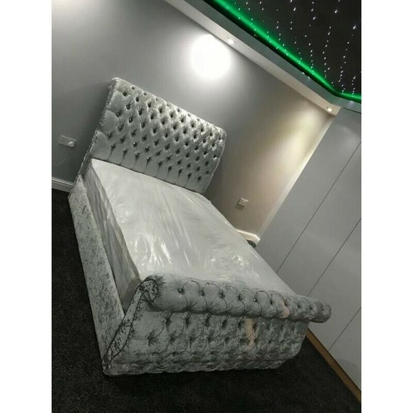 Samt Velvet Chesterfield Design Bett Klassisches Bettgestell Polster Betten