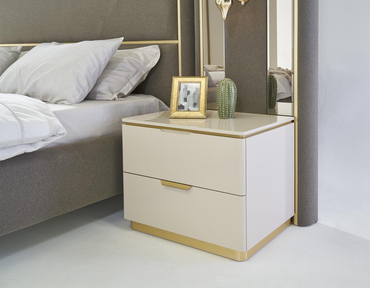 Schlafzimmer Konsolen Nachttisch Set 2x Nachttische Luxus Hotel Möbel Beige Neu