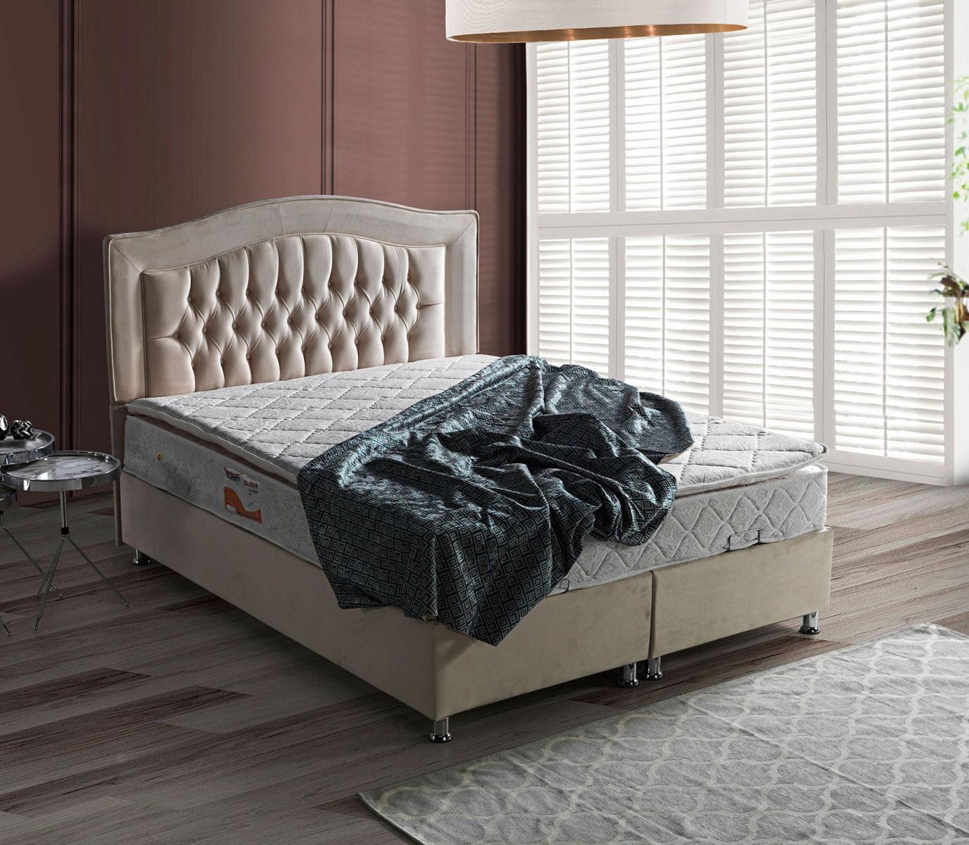 Bett Design Betten Luxus Beige Polster Schlafzimmer Möbel Silber Chesterfield