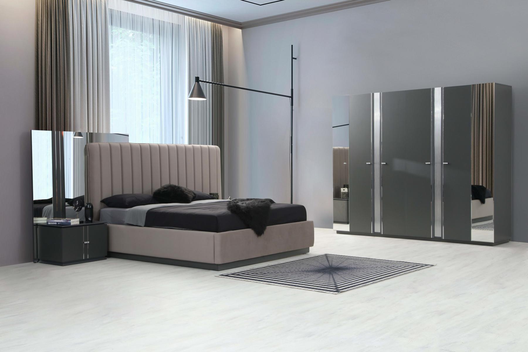Stilvolles Schlafzimmer Bett Edle Möbel Nachttische Designer Schrank