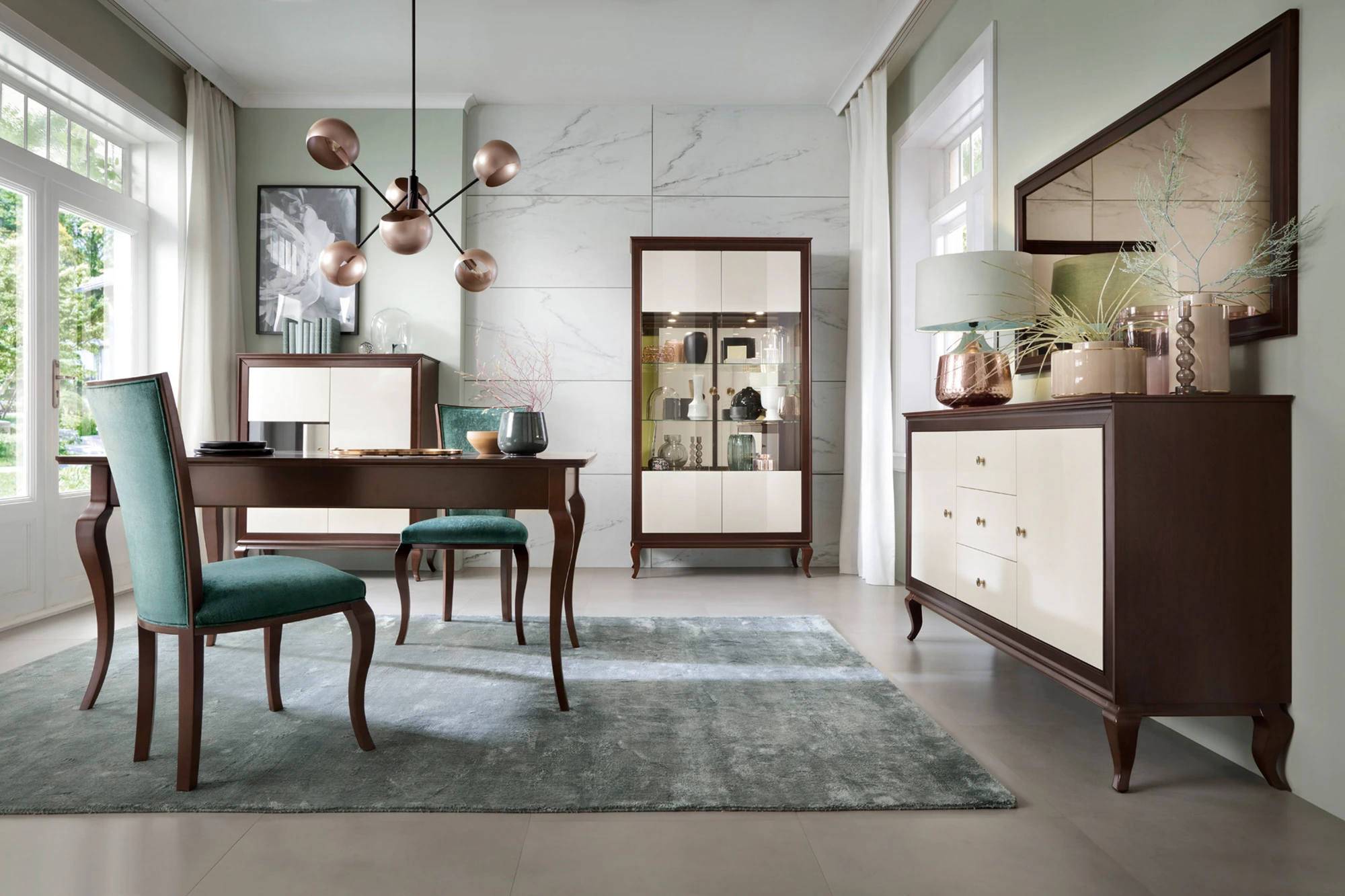 Stilvoller Esszimmer Set Vitrine Komplett Sideboard mit Spiegel Holzmöbel