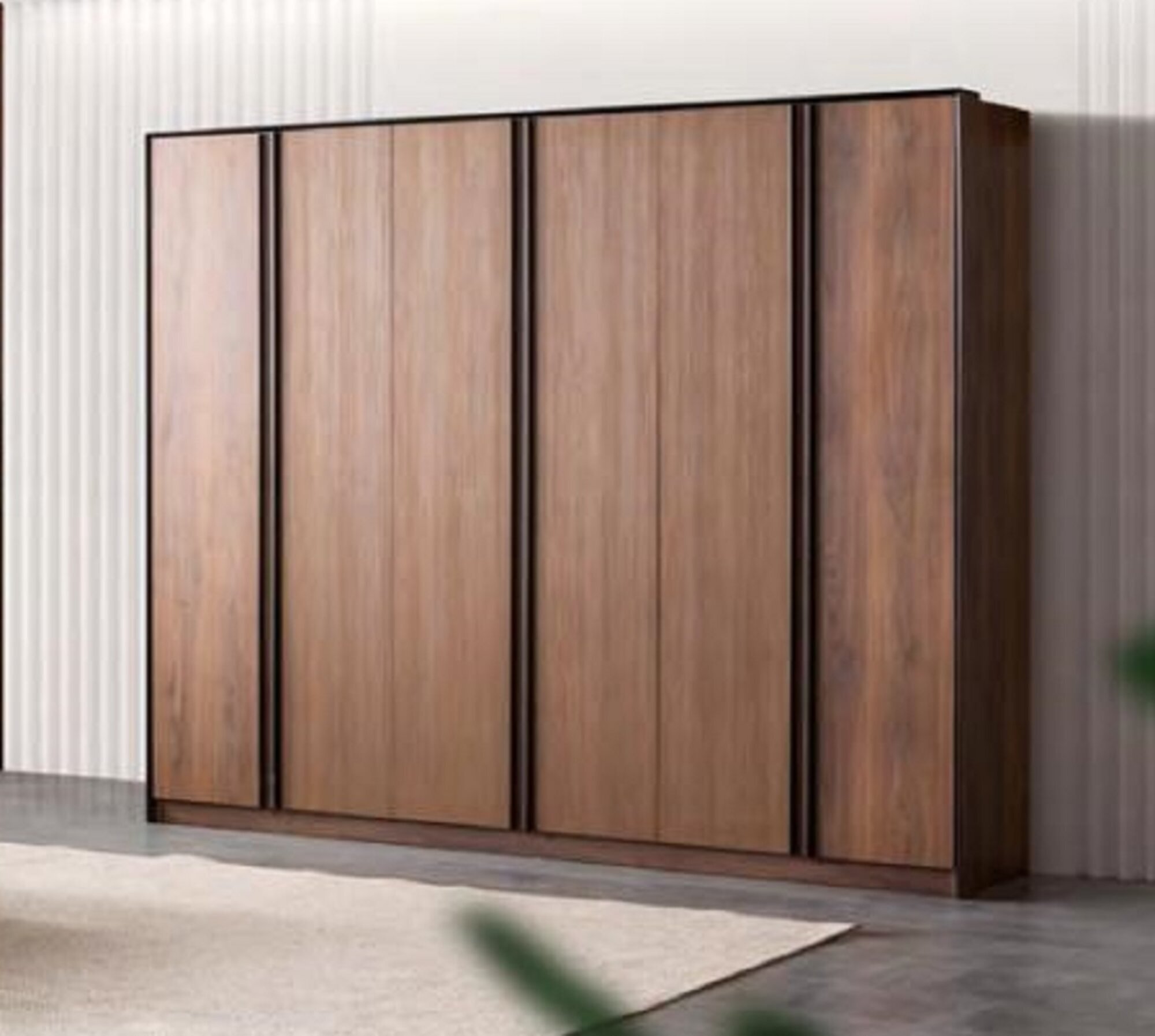 Geräumiger Kleiderschrank aus massivem Holz in elegantem Braun – mit Einlegeböden für optimale Aufbewahrung Sofort