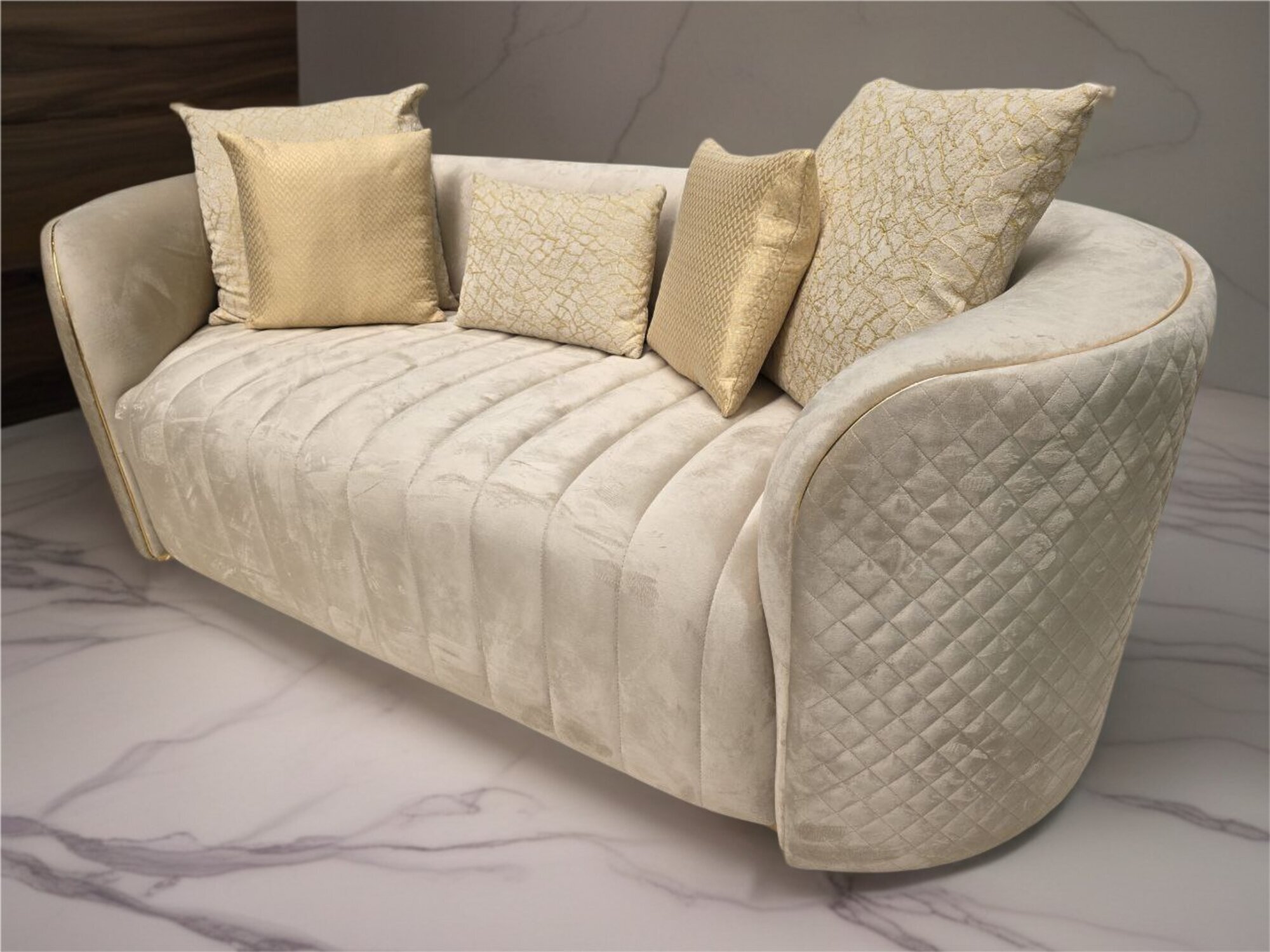 Ovale Couch Dreisitzer Couchen Möbel Sofa Einrichtung Wohnzimmer Sofas Sofort