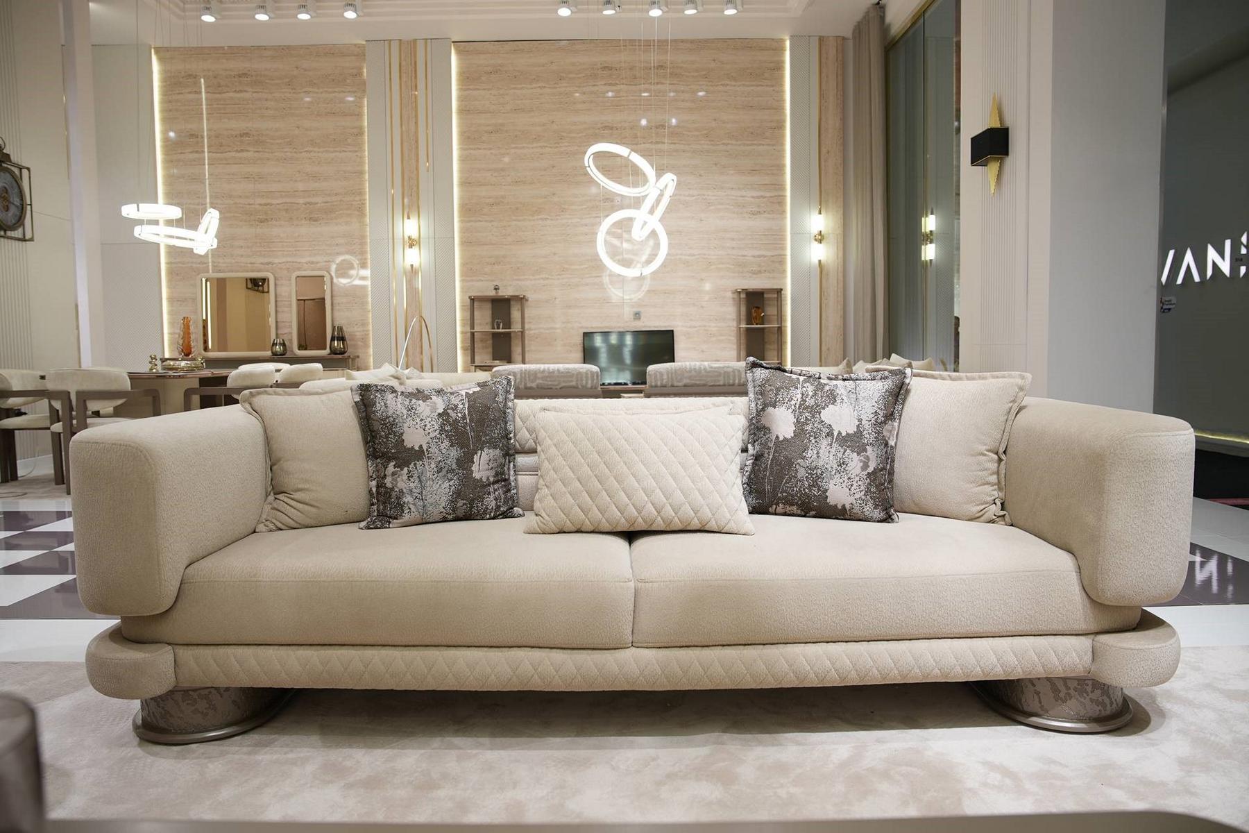 Elegantes Beiges Stoffsofa für Wohnzimmer im modernen Stil