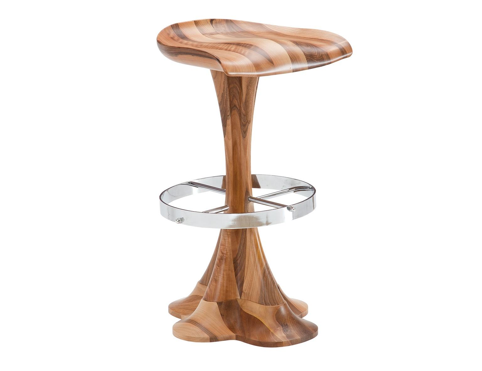 Brauner Holz Hocker Elegant und Vielseitig Für Zuhause und Büro