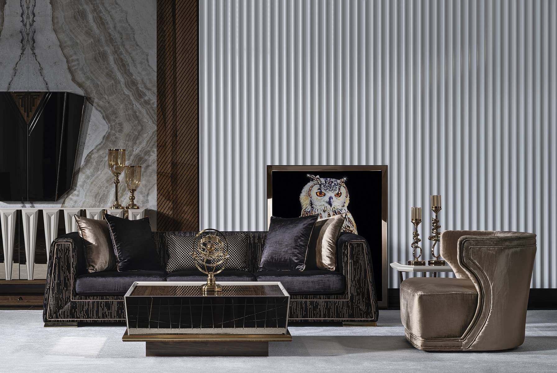 Elegantes braunes Wohnzimmer Set aus Textil mit Holzrahmen