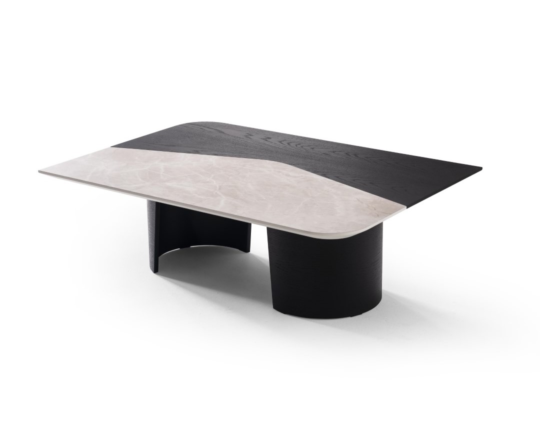 Mehrfarbiger Holz-Couchtisch im modernen Stil