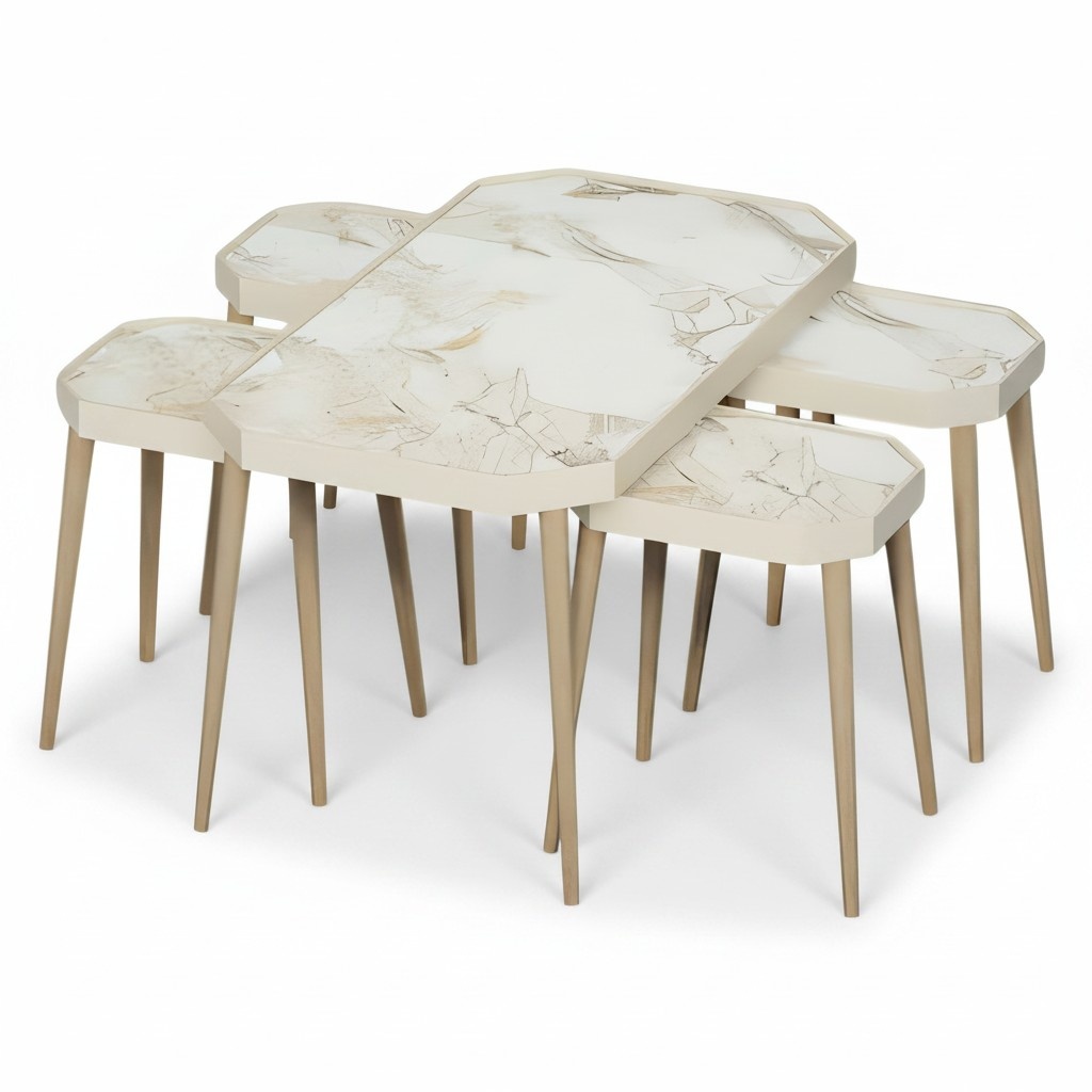 Beige Holz Couchtisch mit Beistelltischen im eleganten Stil