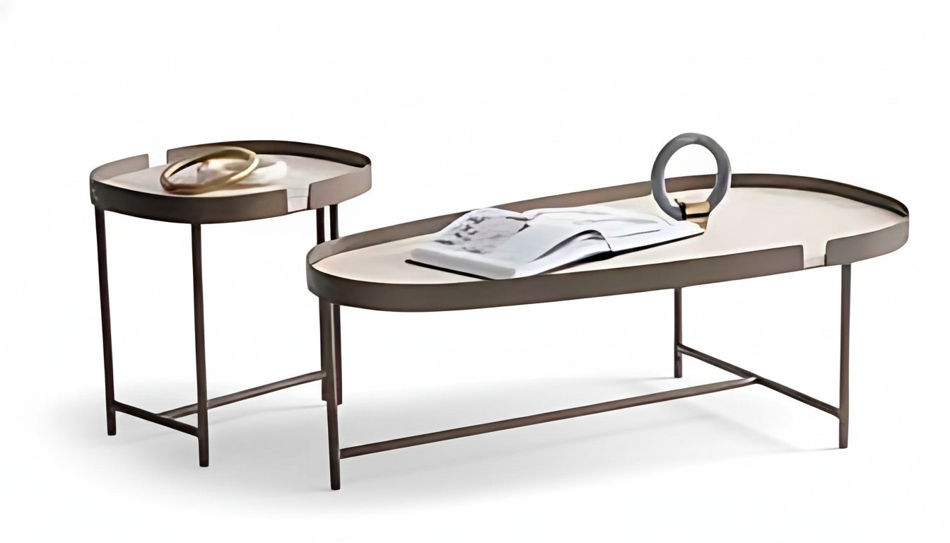 Eleganter Couchtisch mit runder Form und stabilem Metallgestell.