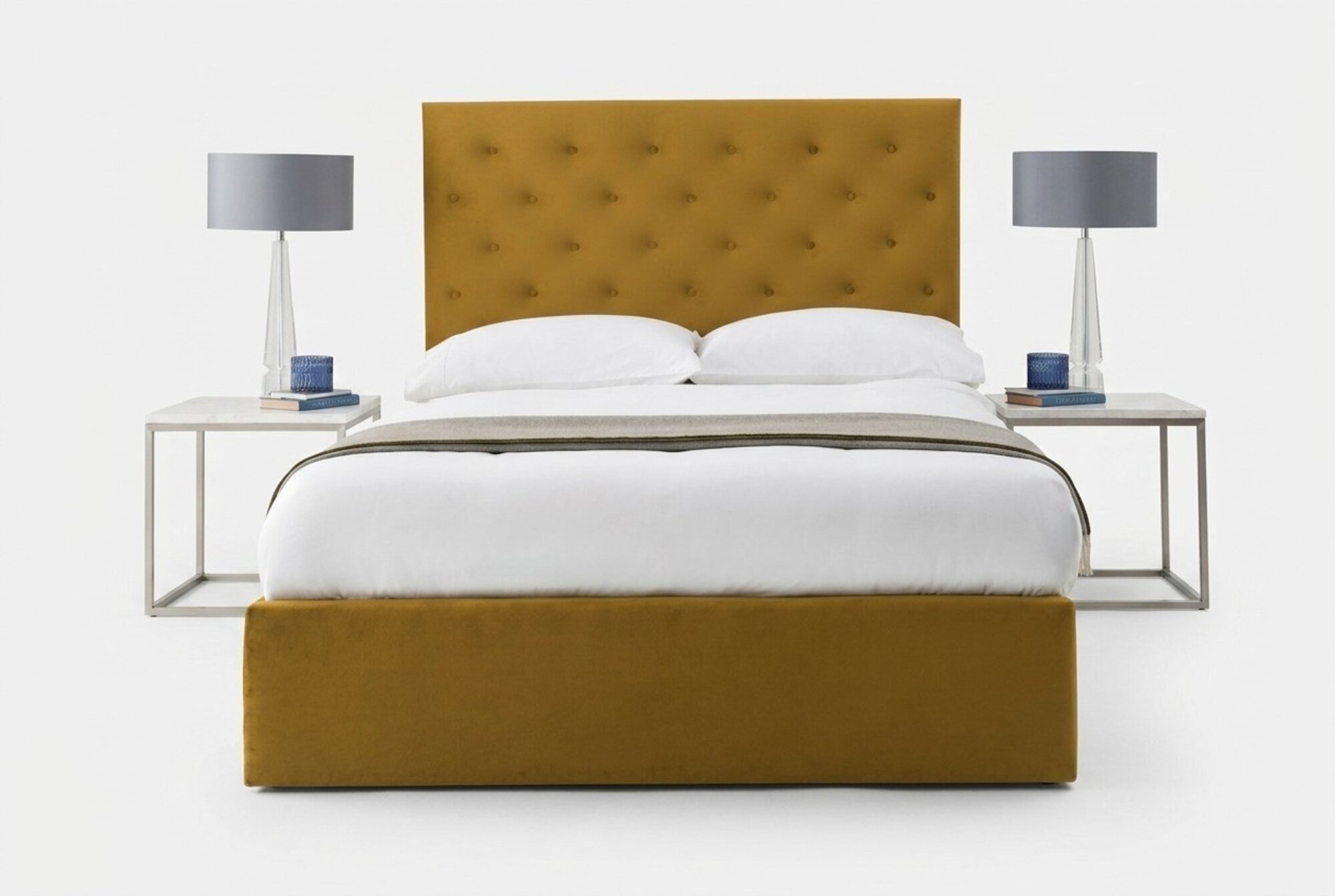 Englisches Chesterfield Bett Designer Polster Betten Gestell Textil Stoff Gold
