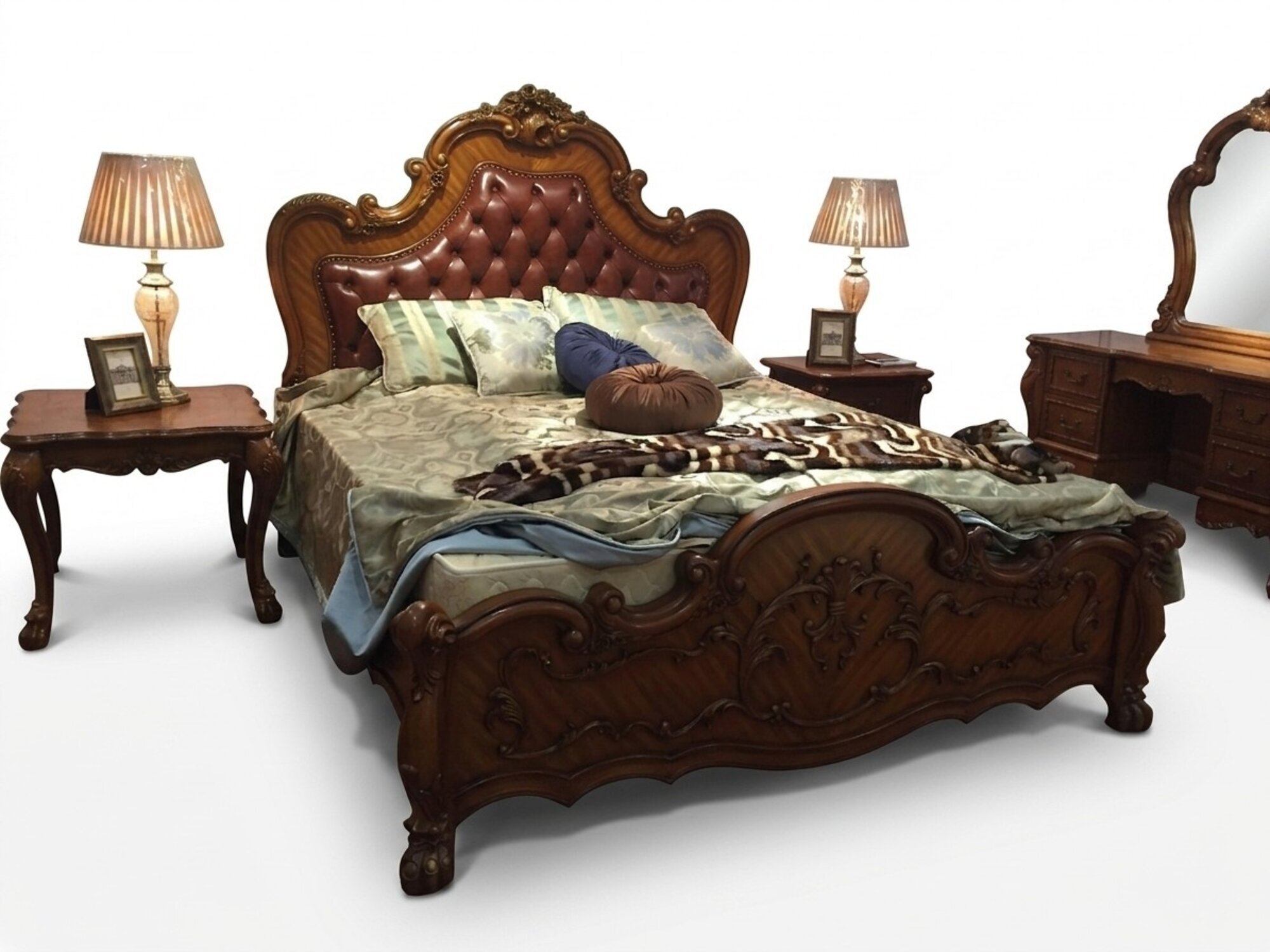 Klassisches Bett Barock Rokoko Chesterfield Stil Doppel Leder Hotel Betten
