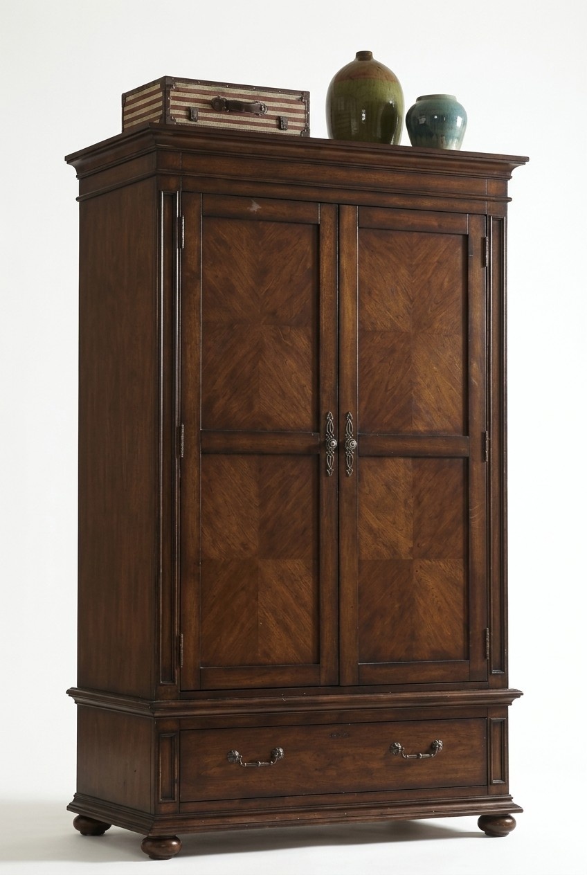 Antiker Kleiderschrank im Gründerzeit-Stil in Kastanienbraun – Rustikaler Charme für Ihr Schlafzimmer