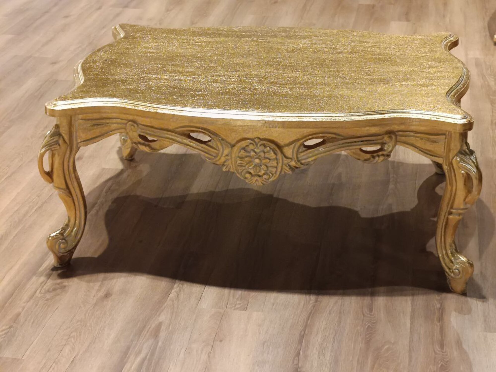 Klassischer Designer-Couchtisch für Wohnzimmer – SOFORT