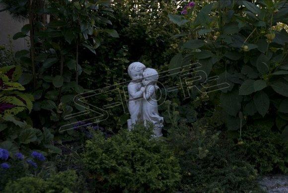 Kind 40cm Skulptur Design Figur Statue Garten Figuren Statuen