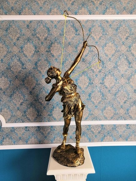 Diana Göttin Bogen Pfeil XXL Designer Statue Skulptur Figur Statuen