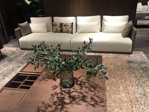 Sofa 4 Sitzer Sofas Luxus Polstersofas Stoffsofas Luxus Designer Couch