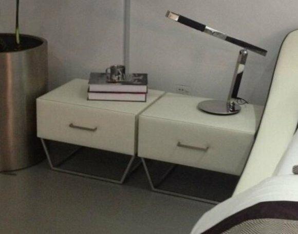 Design Nacht Tisch Metall Glanz Konsolen Schlaf Zimmer Beistell Konsole