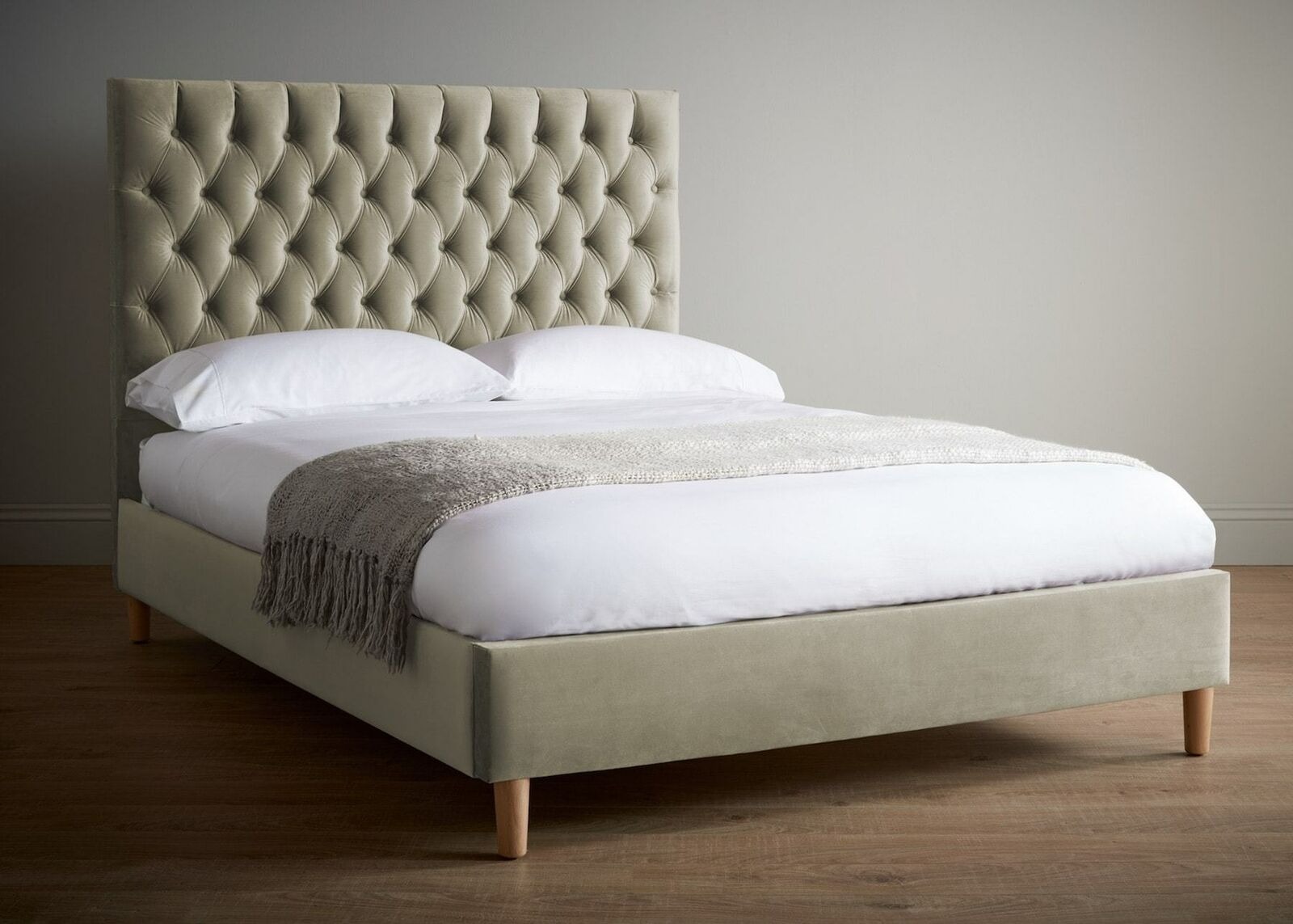 Chesterfield Design Polster Englisches Schwarz 140/160/180x200 Betten