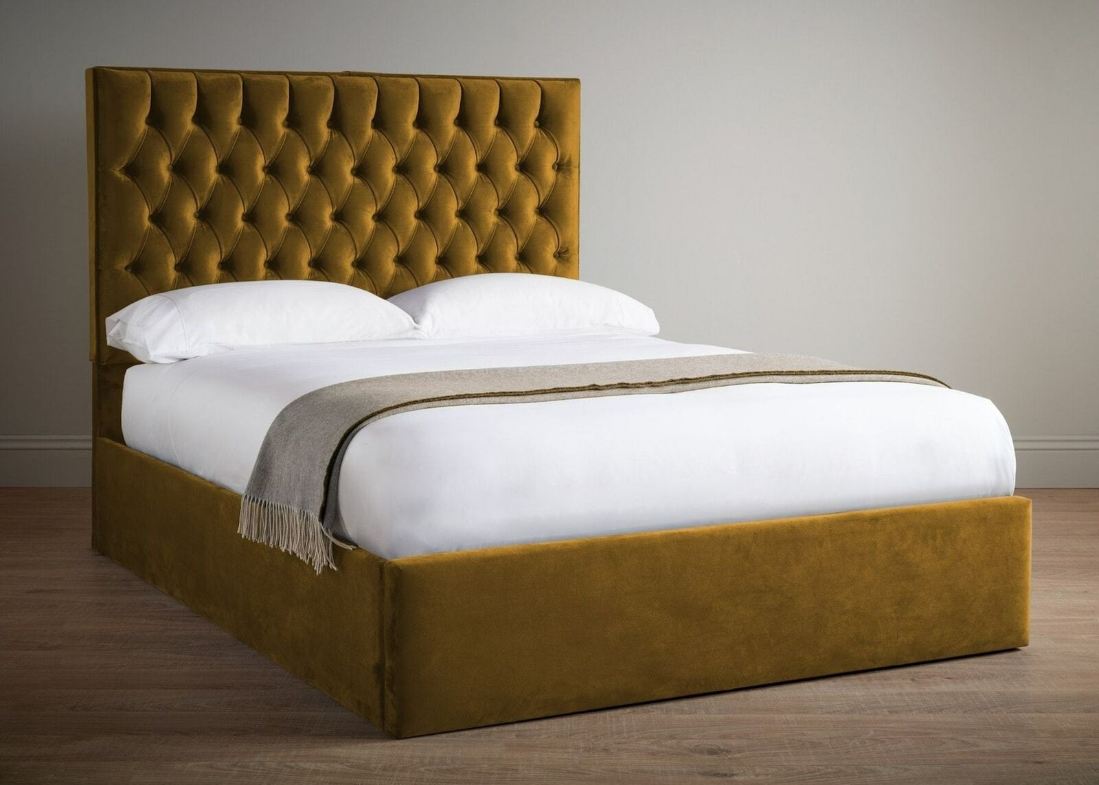 Chesterfield Design Englisches 140/160/180x200 Betten Doppelbett Gelb