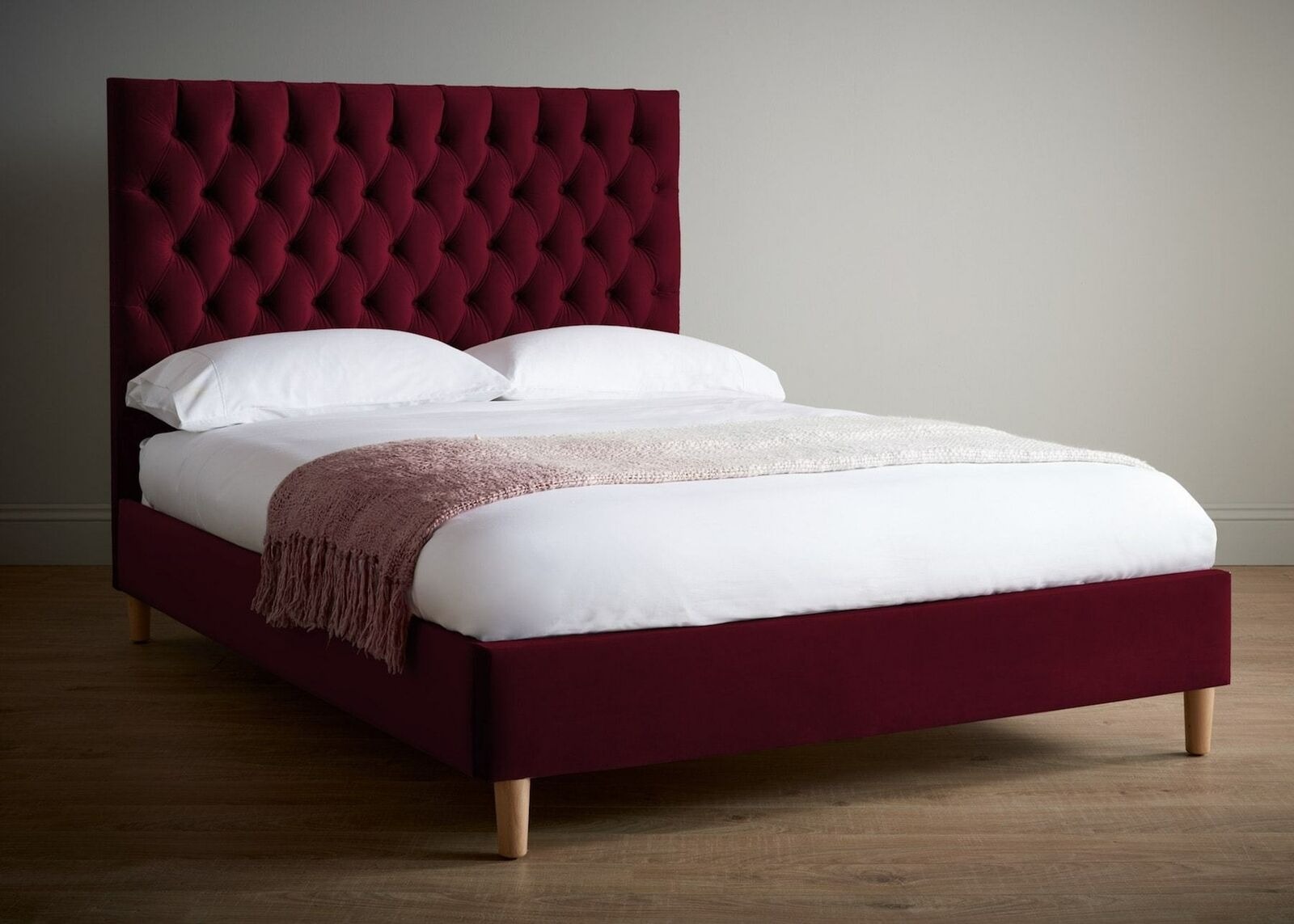 Rosa Chesterfield Bett Polsterbett Doppelbett Betten Big XXL Designer Luxus Bett
