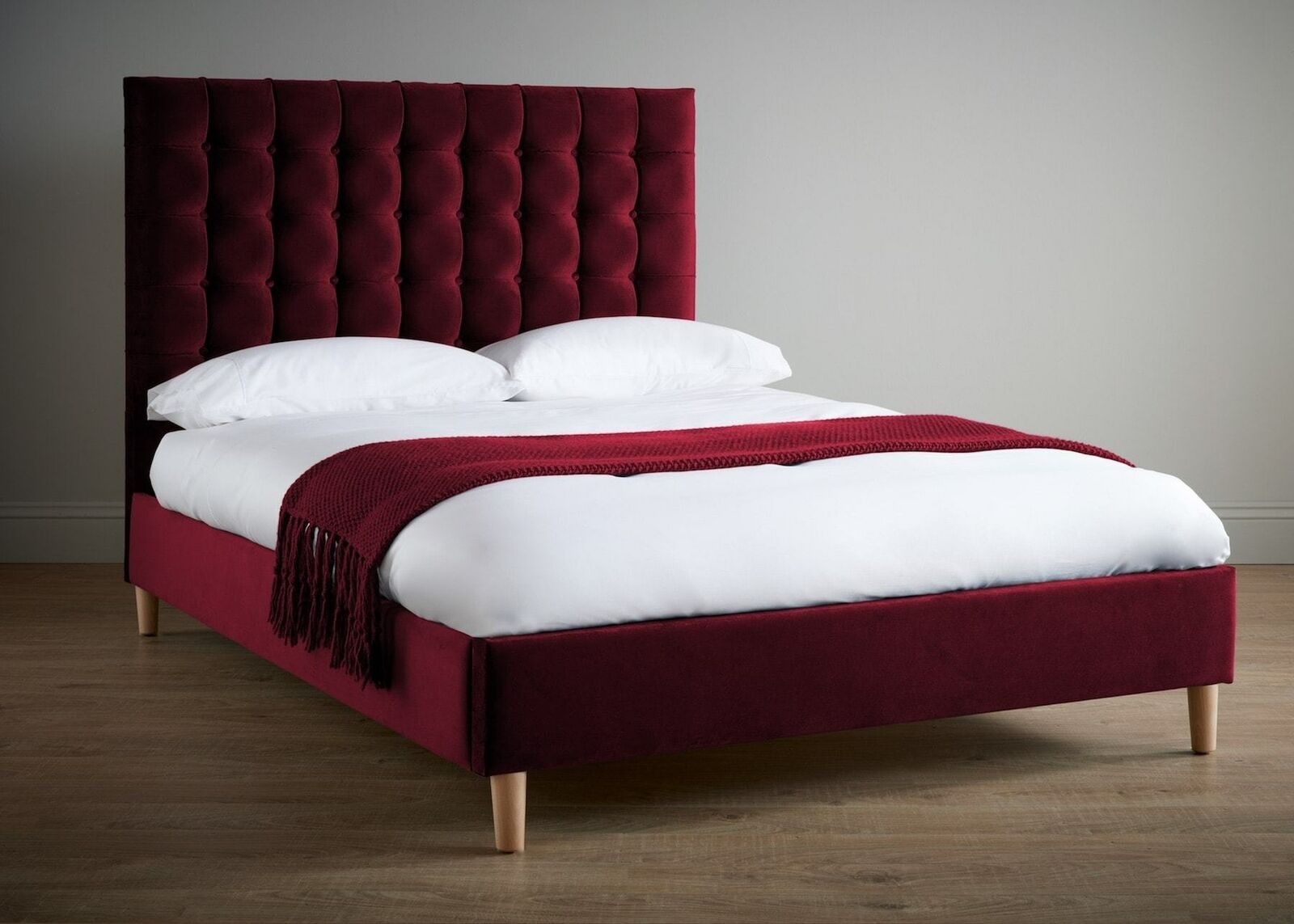 Rotes Luxus Samt Textil Bett Doppel Design Chesterfield 180x200cm Betten
