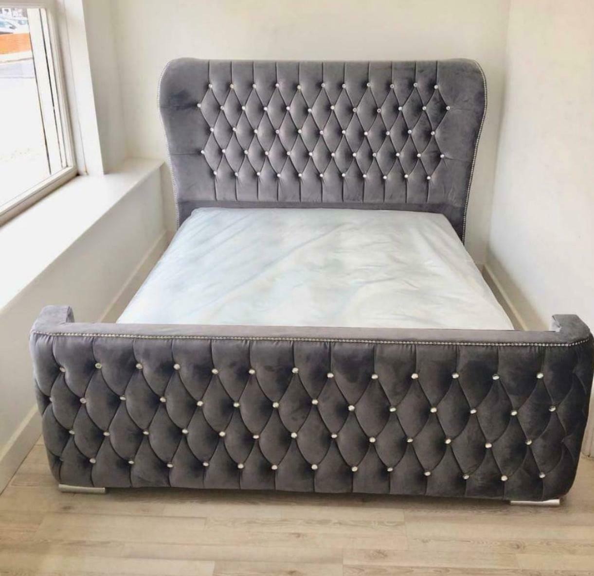 Chesterfield Hotel Doppel Leder Bett Polster Schlafzimmer Luxus Betten