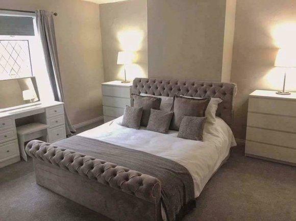 Chesterfield Hotel Doppel Polster Luxus Leder Bett Schlafzimmer Betten