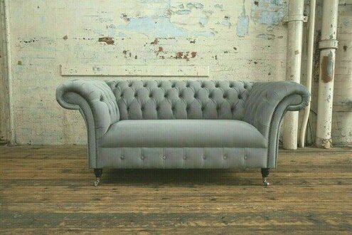 Chesterfield Luxus 2 Sitzer Couch Polster Sofa Textil Stoff Couchen Garnitur Neu