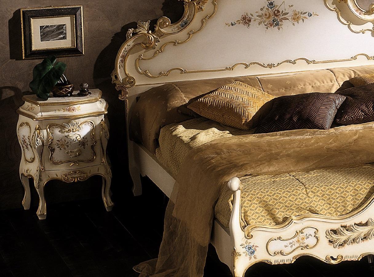 Nachttisch Beistell Tisch Tische Möbel Massiv Italienische Konsolen Design