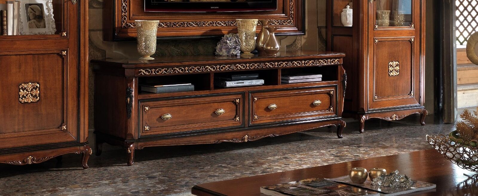 Design Kommode Schrank Sideboard Klassisch Stil Wohnzimmer Kommoden Lowboard rtv