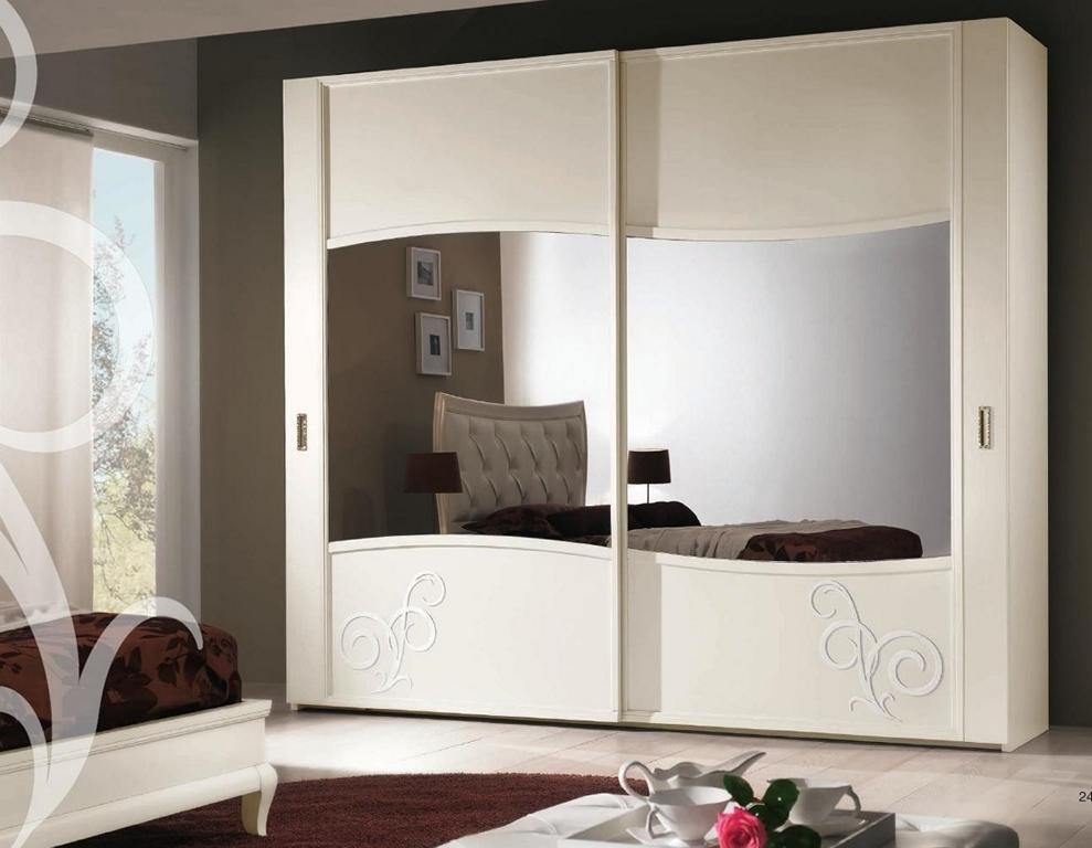 Luxus Kleiderschrank mit Schiebetüren Schlafzimmer Kleiderschrank Holz Kleiderschränke Design