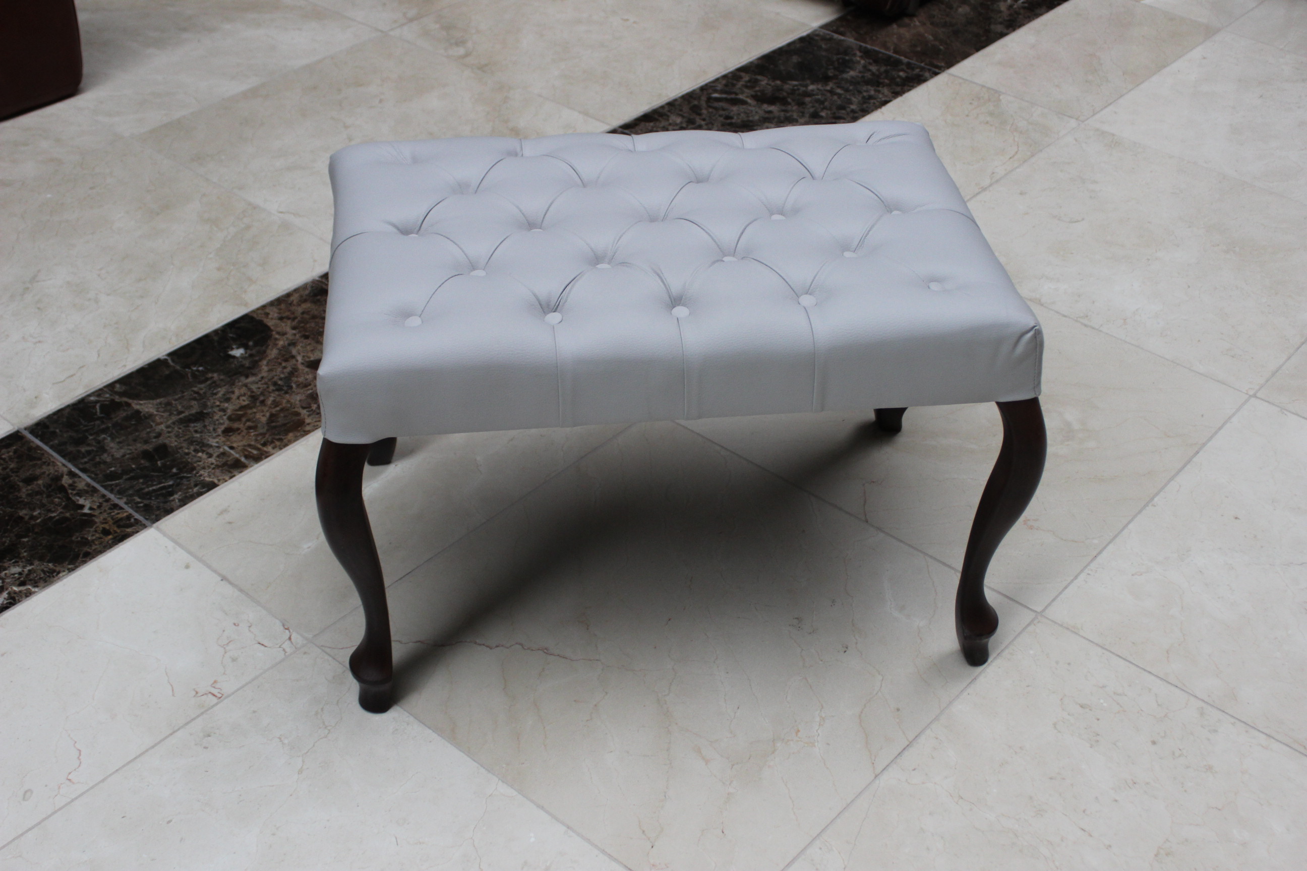 Hocker Designer Chesterfield Fußhocker Beistellhocker Polster Sofort