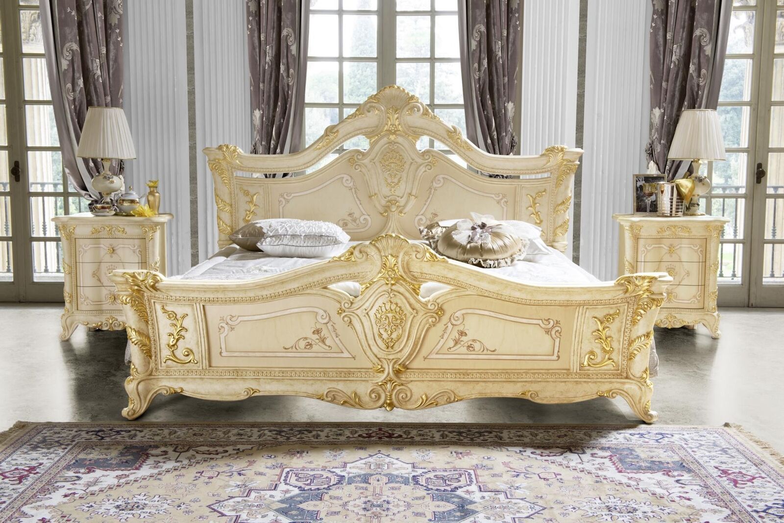 Klassisches Schlafzimmer Hotel Bett Barock Möbel Holz Betten Italien
