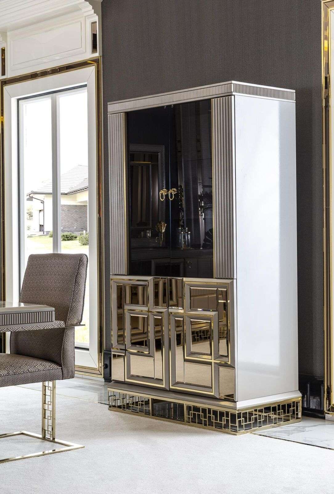 Vitrine Grau Esszimmer Luxus Möbel Metall Holz Design Schrank Elegantes Neu