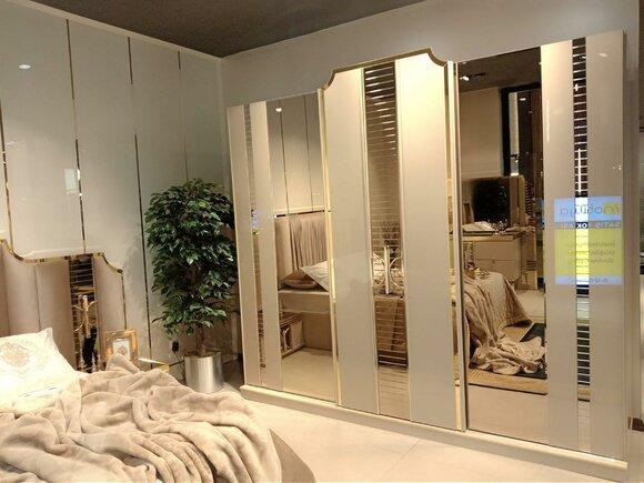 Schlafzimmer Luxus Kleiderschrank beige Holz Design neu Modern Möbel