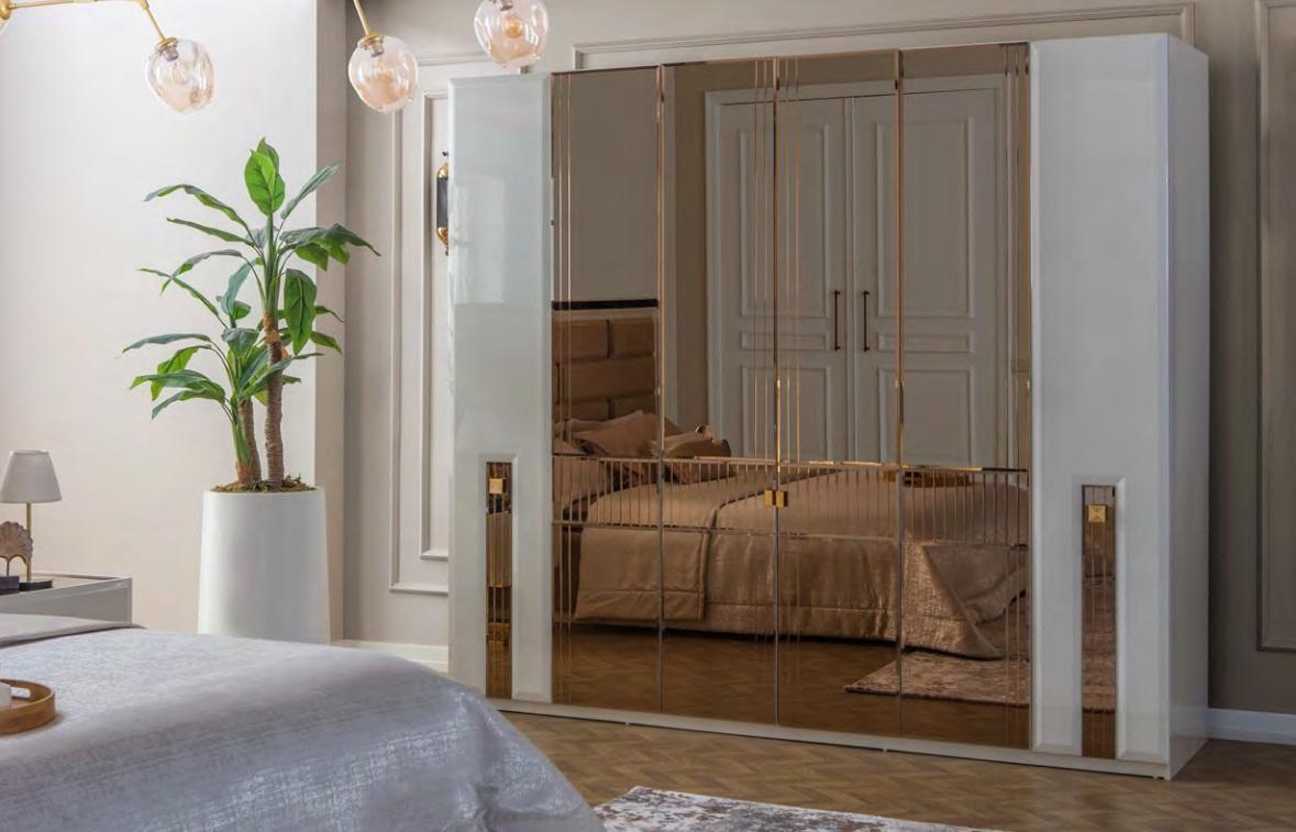 Luxuriöser Weißer Kleiderschrank Schlafzimmer Glasschrank Holz Möbel