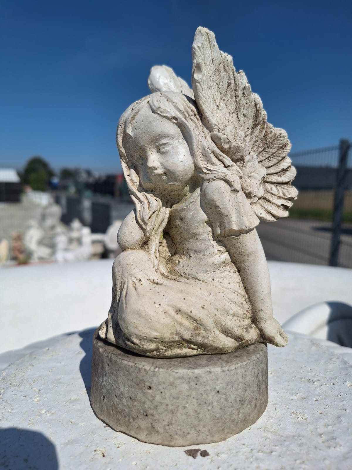 Statue Figur Engel auf Erde Garten Statuen Skulpturen Dekoration Sofort