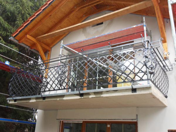 Maßfertigung Klassische Schmiedeeisen Balkongeländer Treppengeländer Geländer