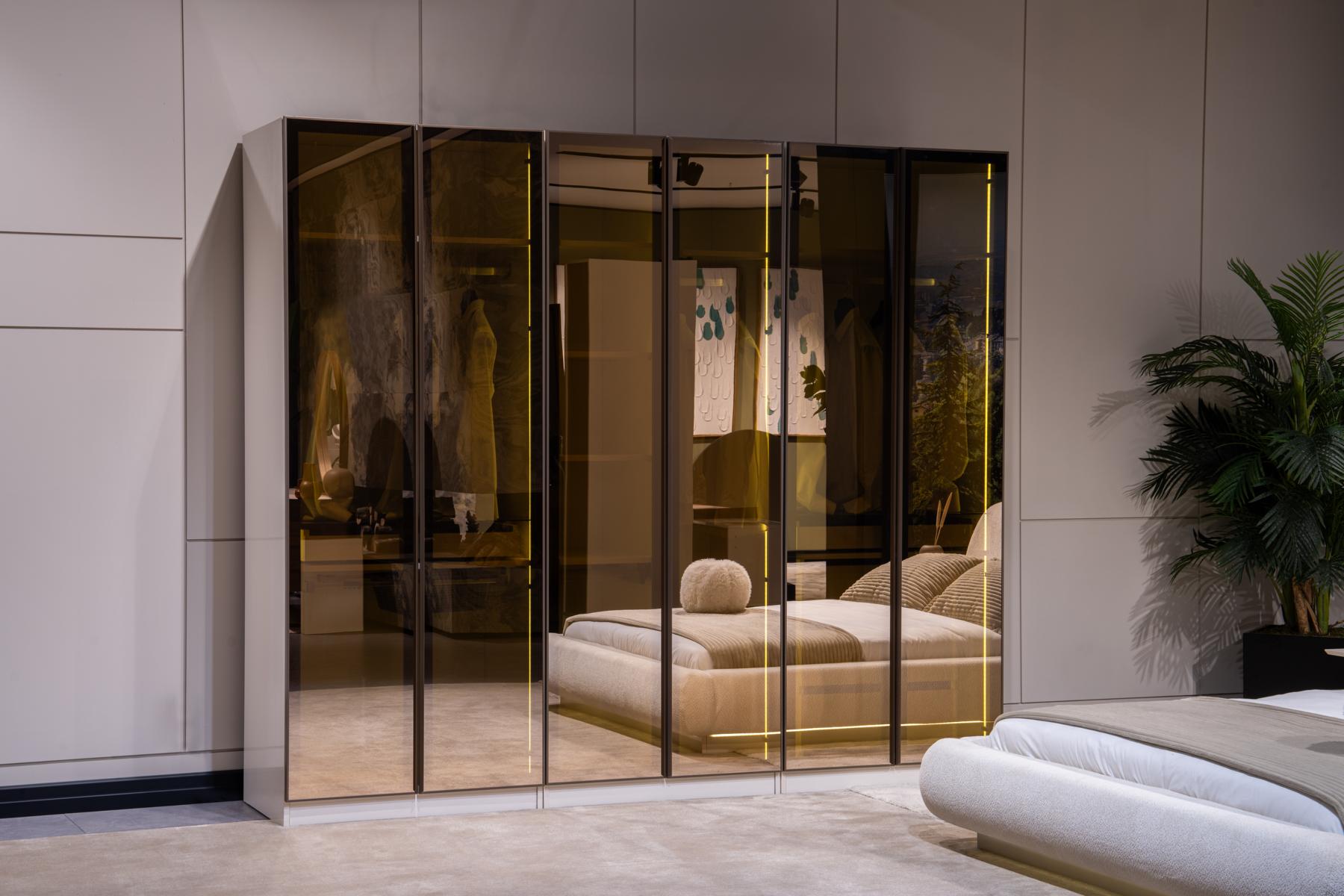 Designer Schlafzimmerschrank Robuster Kleiderschrank Exklusive Glastüren Schrank
