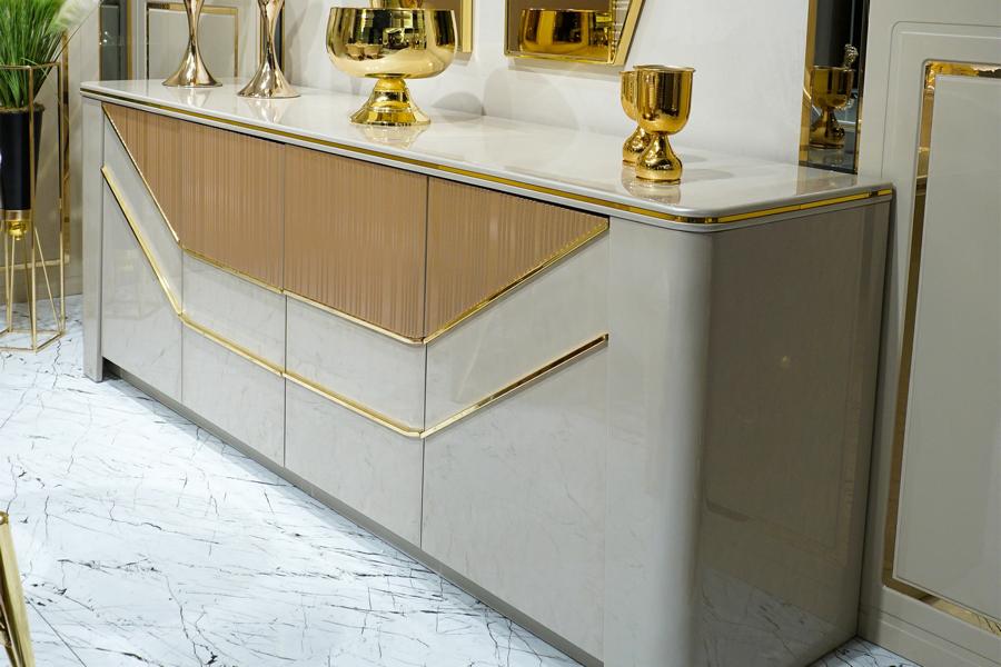 Luxuriöse Sideboard mit Spiegel Esszimmer Set Holzmöbel Designer Komplett