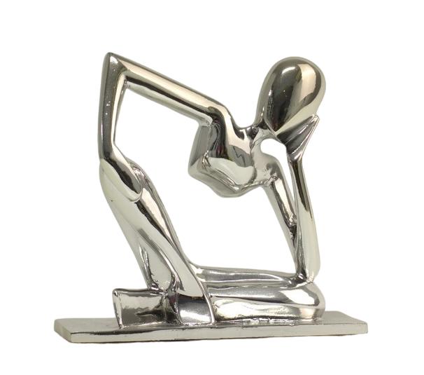 Skulptur Minimalismus eines nahdenklichen Menschen im modernen Stil