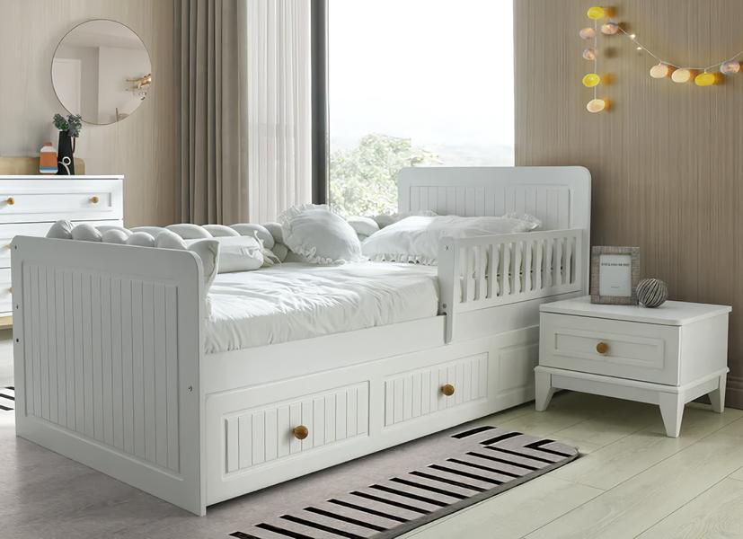 Bett und Nachttisch – stilvolle und praktische Kombination fürs Kinderzimmer