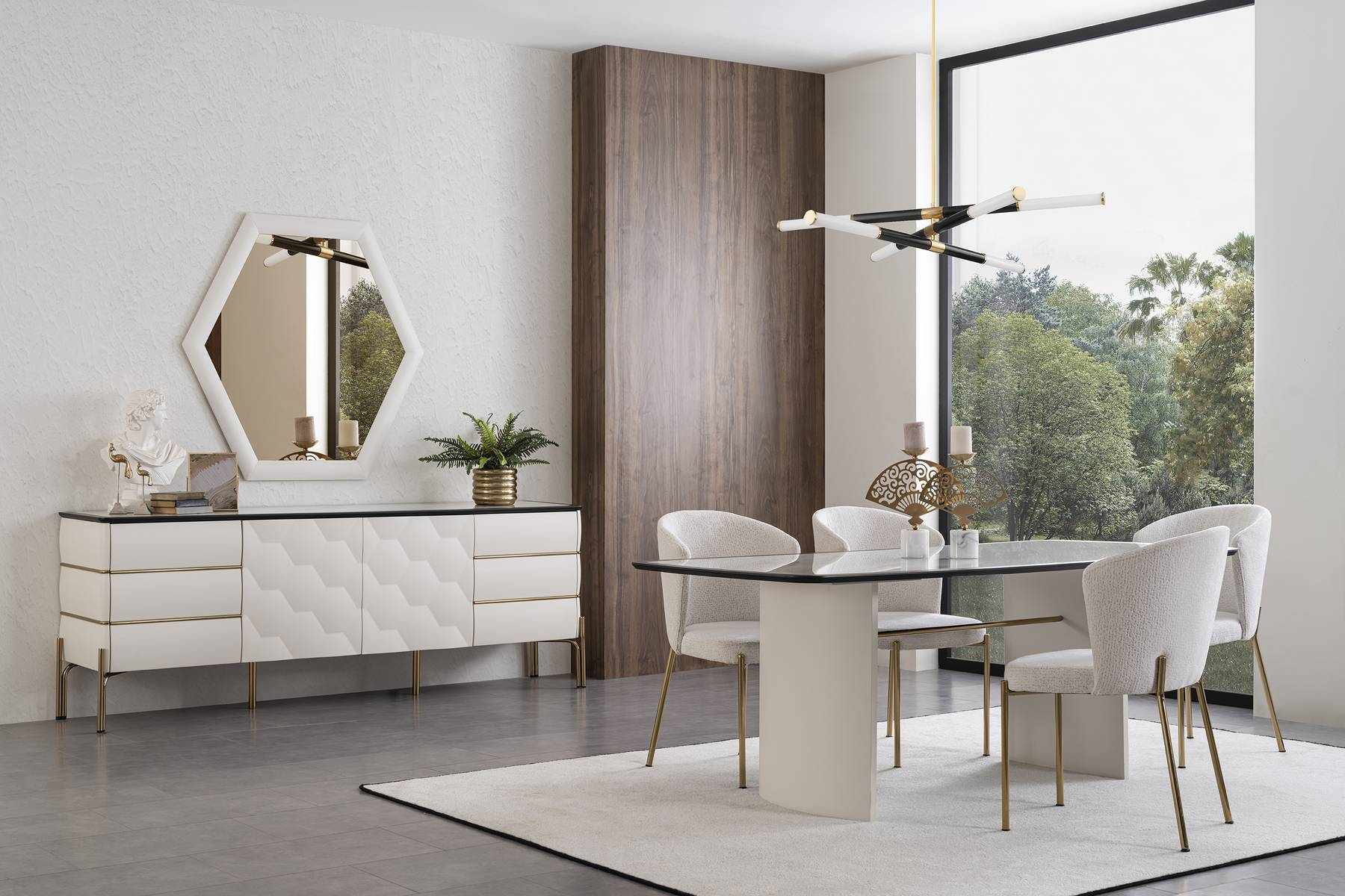 Stilvolle Esszimmer Garnitur Großer Esstisch 4x Stühle Sideboard Spiegel
