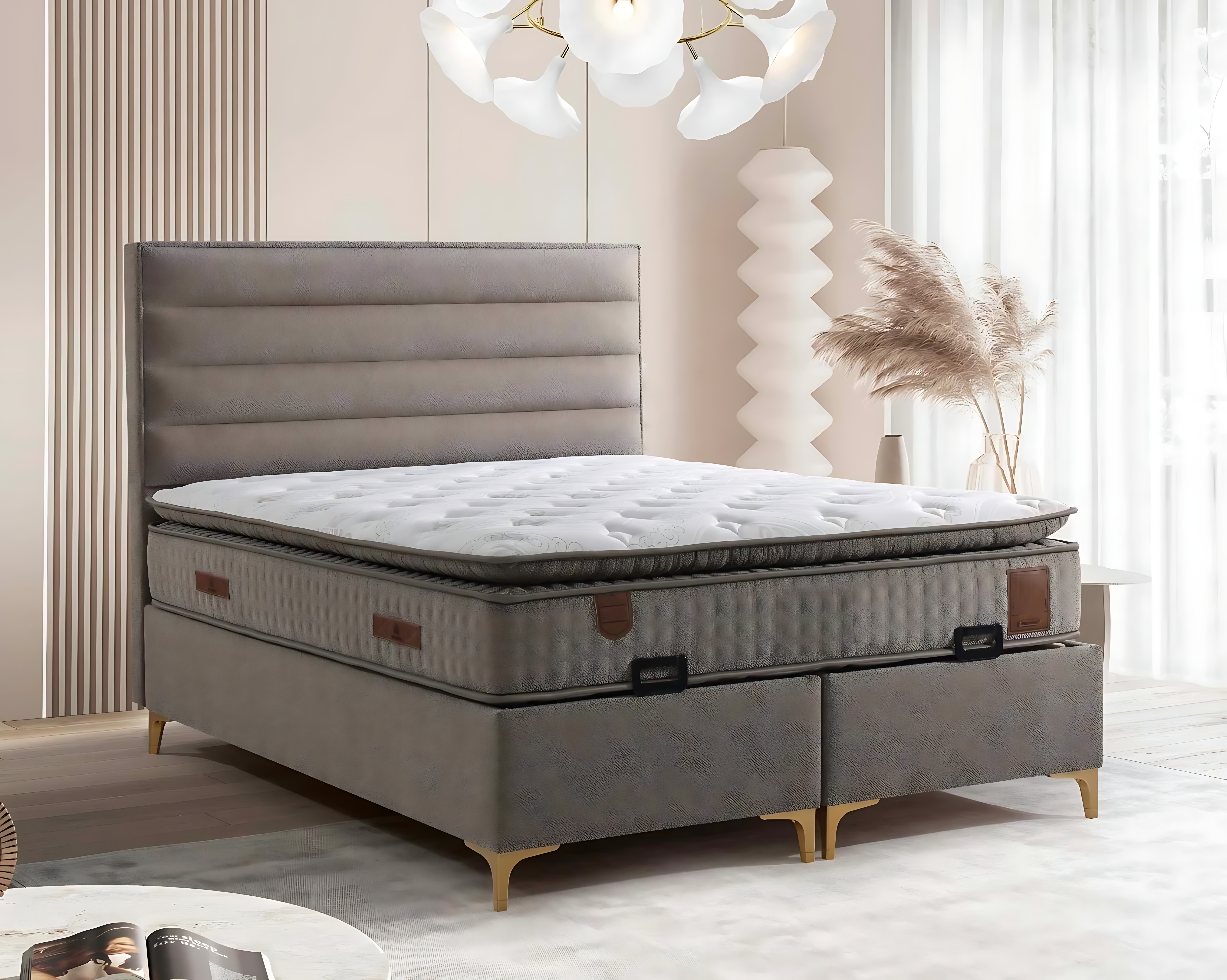 Beige Holzbett mit Matratze – Elegantes Schlafzimmermöbel
