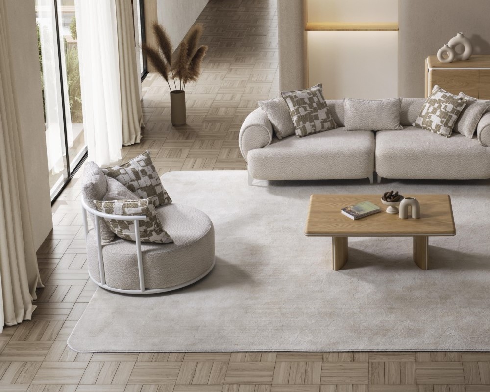 Moderner Beiger Sessel aus Textil mit Holzrahmen