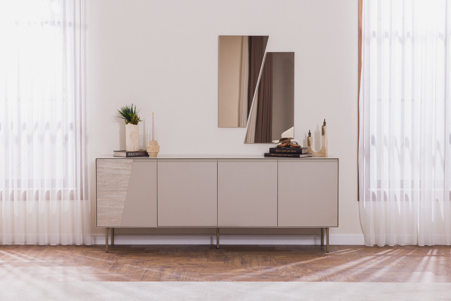 Konsole mit Spiegel Eine schlichte Lösung für einen gemütlichen Raum