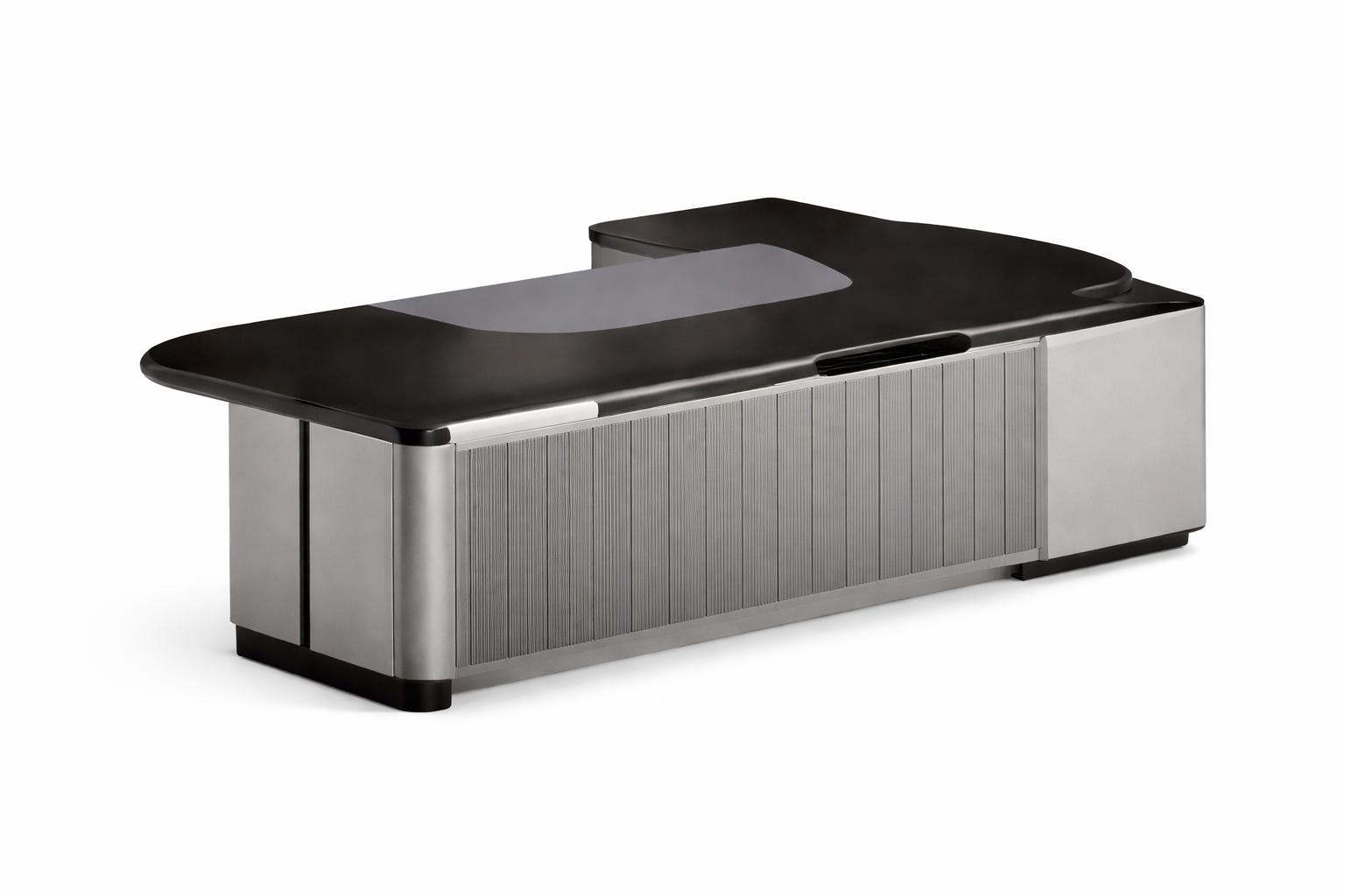 Moderner Chefschreibtisch in Schwarz mit eleganter Frontoptik